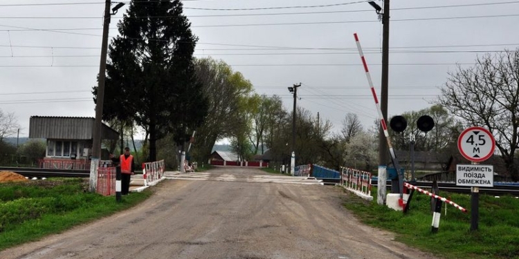 В Тернопольской области из поезда “Одесса – Ужгород” выпал и погиб пассажир