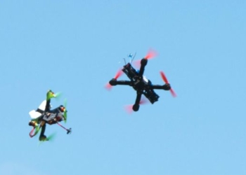 Во Франции будут бороться с дронами над стадионами на “Евро-2016”