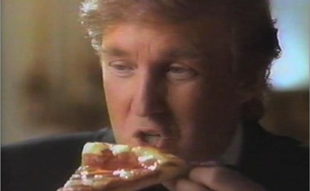 За “ужаснейший” поступок в рекламе пиццы Трампа в США окрестили монстром