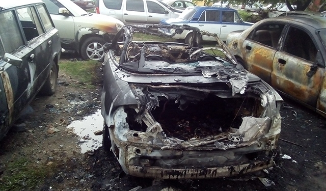 В Николаеве за минувшие сутки спасатели дважды тушили автомобили