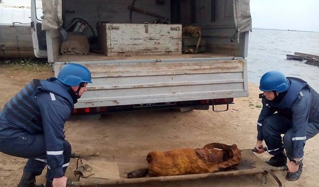 Ржавая и опасная: на берег Кинбурна вымыло ФАБ-50