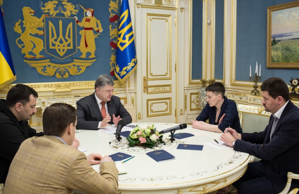 Президент обсудил с Савченко ее дальнейшую работу 1