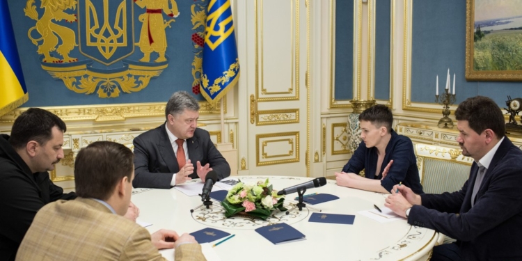 Президент обсудил с Савченко ее дальнейшую работу