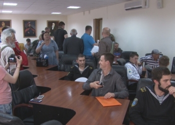 Демарш. Общественники не захотели разговаривать с Романчуком – требуют Мерикова