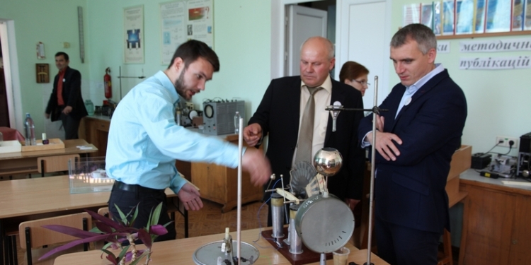 В Николаевском национальном университете им.В.Сухомлинского – «Молодіжна хвиля»