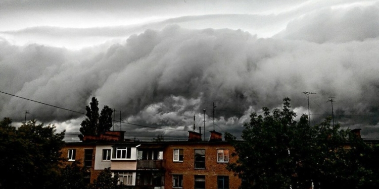 В Чернигове наблюдали интересное атмосферное явление – облака-волны