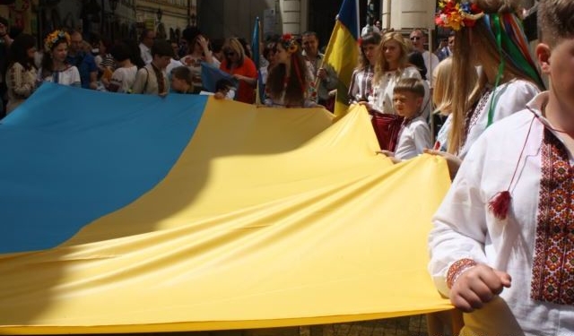 В Праге впервые прошел марш вышиванок