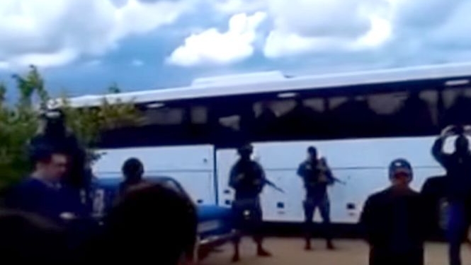 Вооруженные оккупанты в Крыму выгнали мусульман из мечети