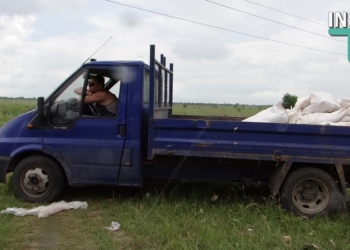 Пока весь город не будет окружен свалками: на выезде из Николаева активисты поймали очередного мусорщика-нелегала