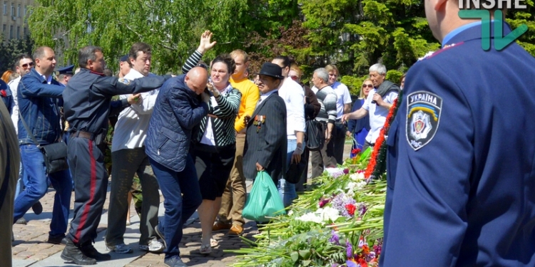 Кровь, цветы и демагогия – Николаев празднует 71-ю годовщину окончания Великой Отечественной войны (обновлено)