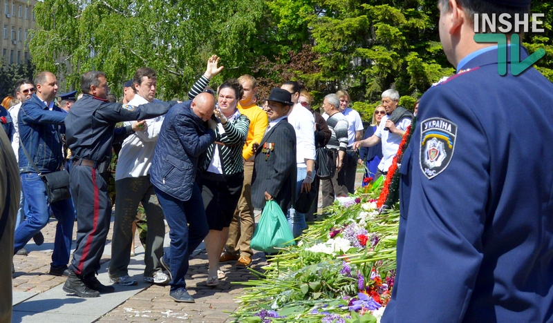 Кровь, цветы и демагогия – Николаев празднует 71-ю годовщину окончания Великой Отечественной войны (обновлено) 51