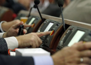 Рада провалила голосование, которое должно было дать Луценко дорогу в генпрокуроры