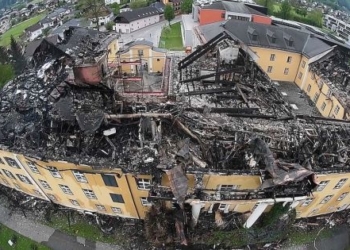 В Австрии из-за окурка сгорел  дворец XIX века