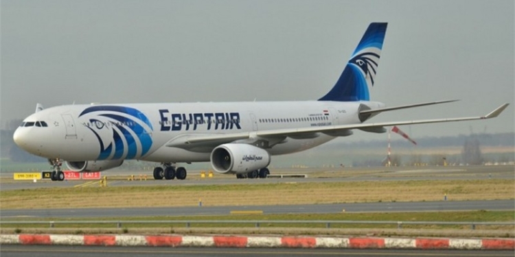 Самолет EgyptAir с 69 людьми на борту исчез с экранов радаров по пути из Парижа в Каир