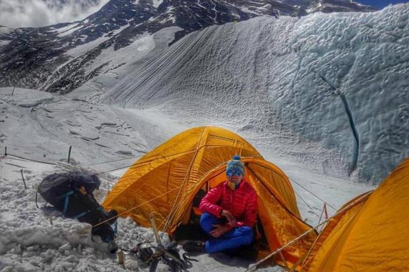 На Эвересте обнаружили тела четырех альпинистов 1