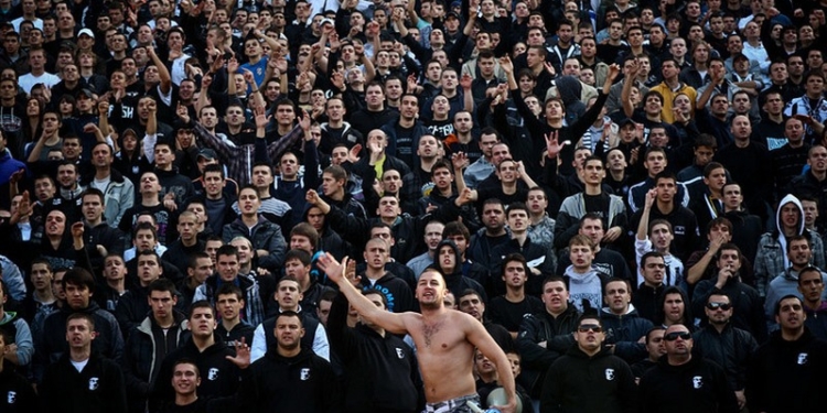 В Шотландии фанаты команды-победителя Кубка напали на проигравших футболистов