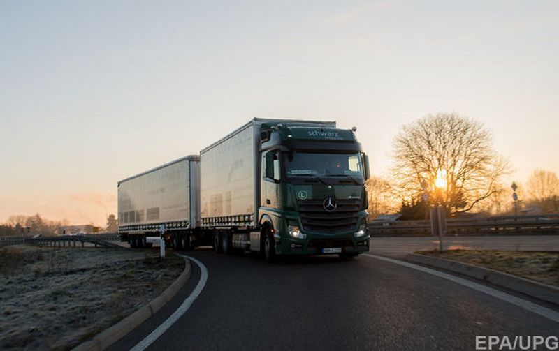 В Украине обещают выдавать разрешения на грузовые автоперевозки онлайн 1
