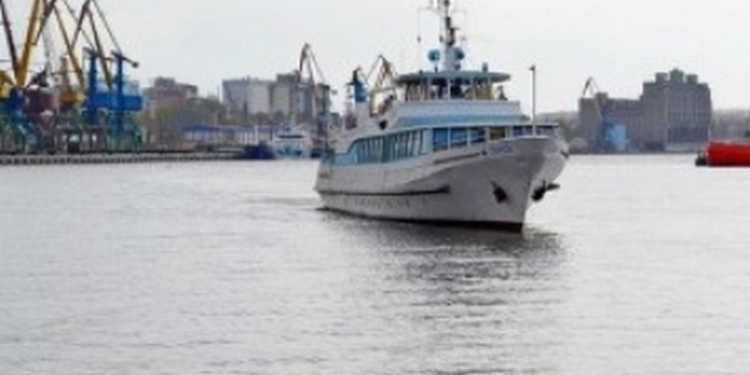 Исполком увеличил стоимость проезда на катере “Каботажный спуск – Малая Корениха” до 6,5 грн.