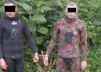 Контрабандисты сигарет ушли под воду