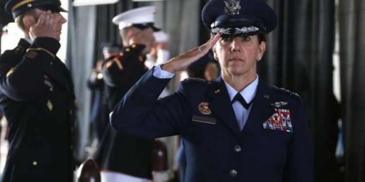 Женщина впервые заняла один из высших военных постов в США