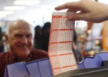 В США продавец магазина украл лотерейные билеты на сумму в 107 тысяч долларов