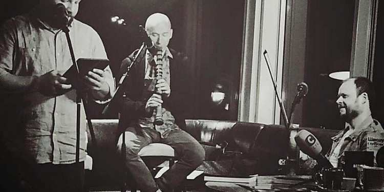 Очаковский «морской котик» опубликовал сборник стихов, посвященных АТО