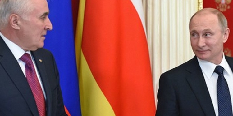 Южная Осетия проведет референдум о вхождении в состав России в 2017 году