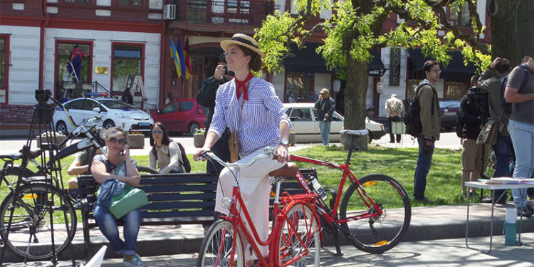 По улицам Одессы прокатились раритетные велосипеды