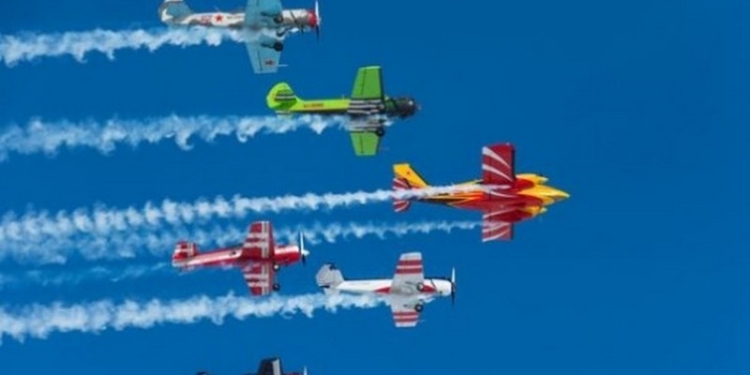 В Черкассах провели фестиваль малой авиации и рока