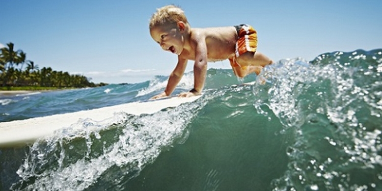 Шестимесячная кроха побила мировой рекорд в серфинге