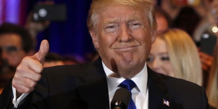 В случае избрания президентом США Трамп надеется иметь хорошие отношения с Путиным