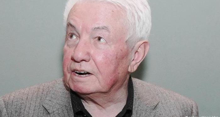 Владимир Войнович: “Я уверен, что в скором будущем России неизбежно придется сделать то же, что с трудом пытается сейчас Украина”