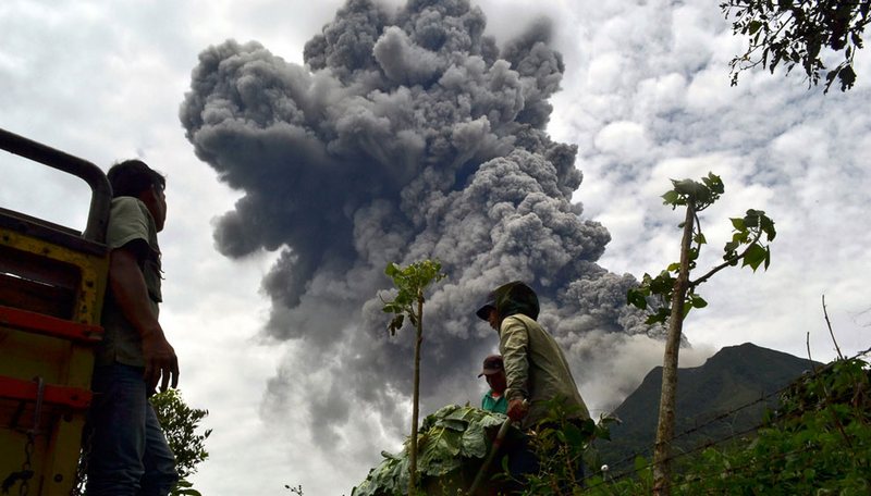 Извержение вулкана в Индонезии привело к гибели семи человек 1