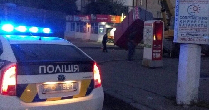 Утром в Центральном районе Николаева демонтировали 4 «позвонишки» – патрульные следили за общественным порядком