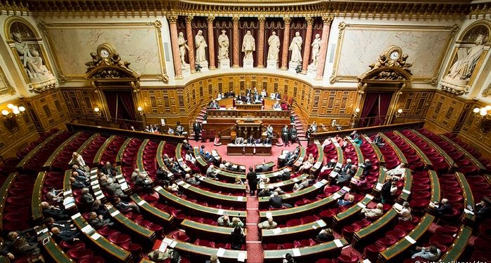 Сенат Франции рекомендовал смягчить санкции против РФ