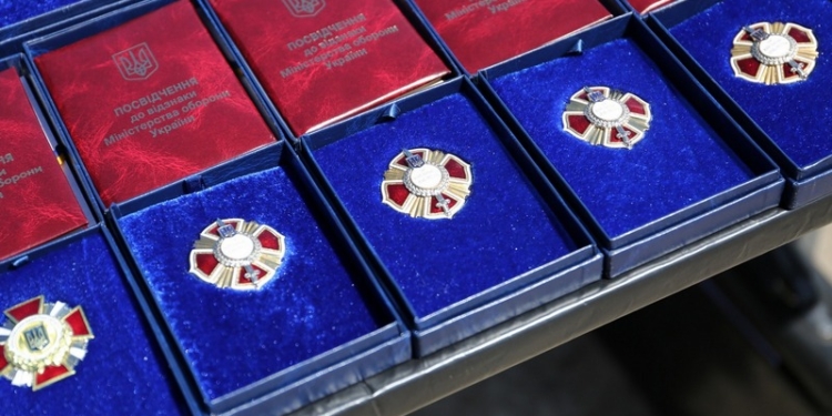 Полторак на “Широком Лане” вручил награды бойцам 93-й бригады