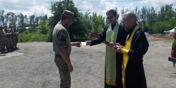 Филарет наградил военных церковными наградами