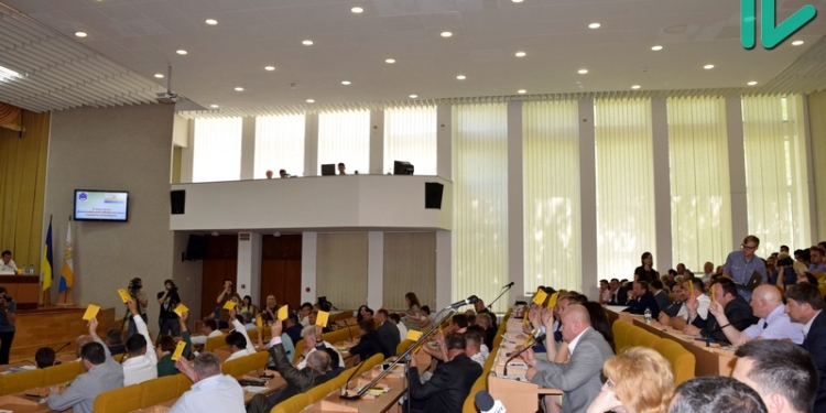 Когда не хватило 1 голоса: депутаты Николаевского облсовета не смогли включить в повестку дня вопрос по минеральной воде в Снигиревке