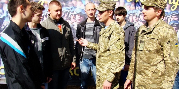 Более 1200 жителей Николаевщины заключили контракт с ВСУ