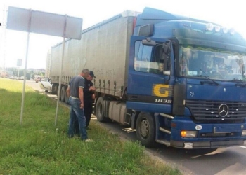 За сутки патрульные составили 10 админпротоколов на водителей фур, ехавших по Николаеву «в обход» дорожных знаков