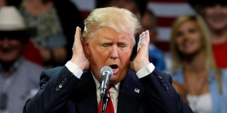 Клинтон намерена объединиться с Сандерсом, чтобы предотвратить победу Трампа