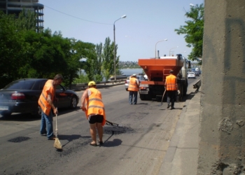 Дорожники Николаевщины отчитываются: ямы подлатали на 130 тыс.кв.м автодорог области