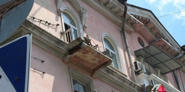 Обрушения балкона на ул. Шевченко в Николаеве вчера не было – велись плановые работы