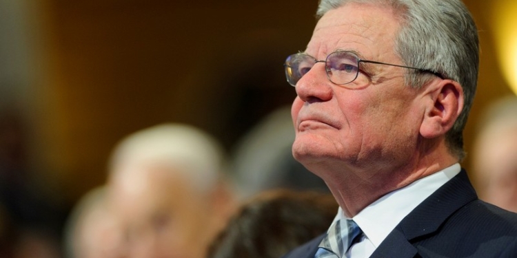 На президента Германии напал экстремист