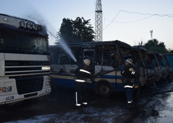 В Николаеве на автостоянке сгорели 6 автобусов «Эталон»