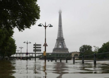 Наводнение во Франции: 4 человека погибли, 24 ранены, “Мона Лиза” эвакуирована