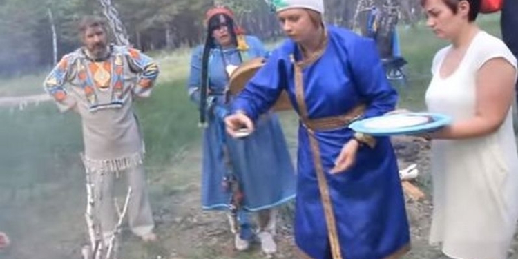 В России шаманы провели обряд на развитие промышленности Омска