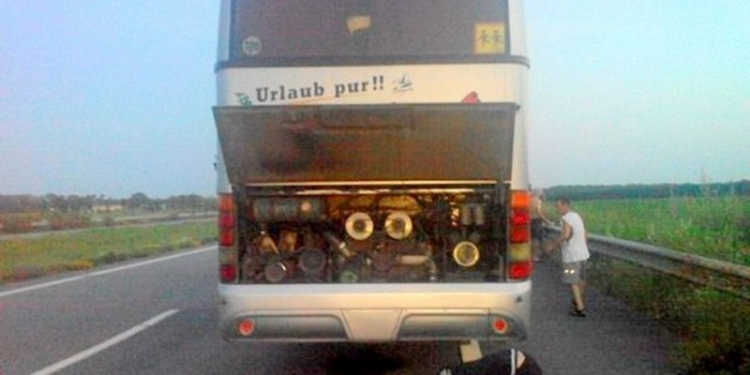 Из-за поломки автобуса запорожцев сегодняшний контрольный матч МФК «Николаев» – «Металлург» начнётся на час позже