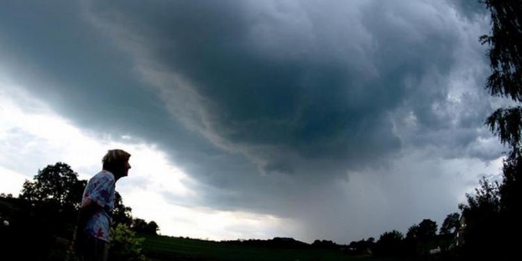 Молния ударила в зрителей рок-фестиваля в Германии – пострадало не менее 8 человек