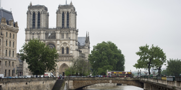 Наводнение во Франции: 4 человека погибли, 24 ранены, “Мона Лиза” эвакуирована